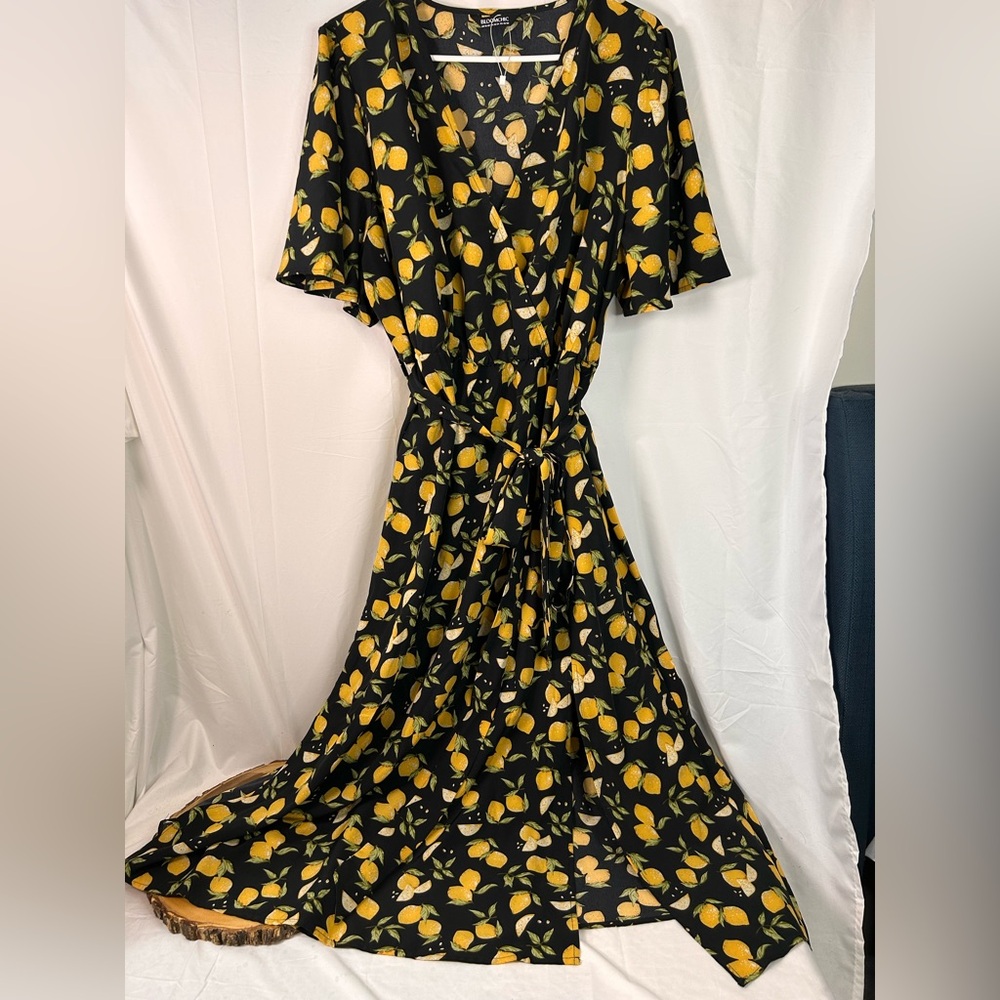 BloomChic Black Maxi Dress with Yellow Lemon Print